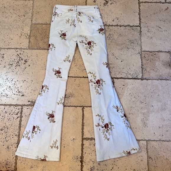 Free People Driftwood Farrah Printed White Flare  Embroidered Floral Jeans - Picture 2 of 7